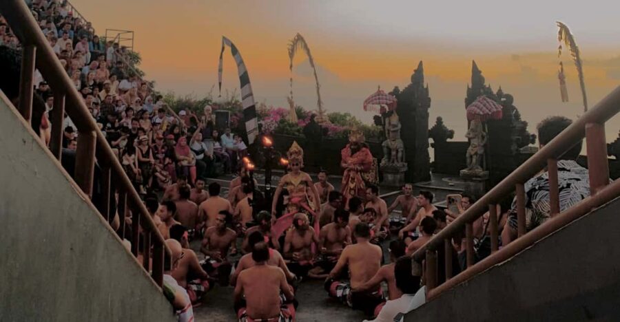 South Bali Tour : Nusa Dua Beach, Uluwatu, and Jimbaran