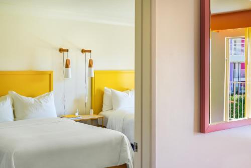 The Saguaro Palm Springs Review