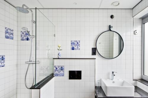 Urban Lodge Hotel - About Your Stay