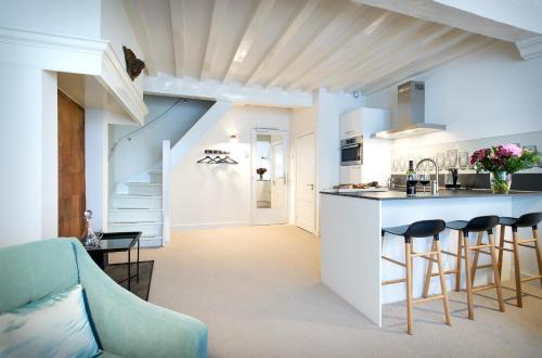 Uylenhof Hotel - About Your Stay