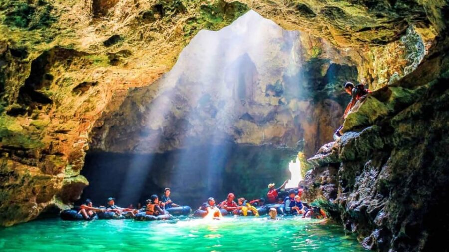 Yogyakarta: Pindul Cave & Timang Beach Adventure Day Trip