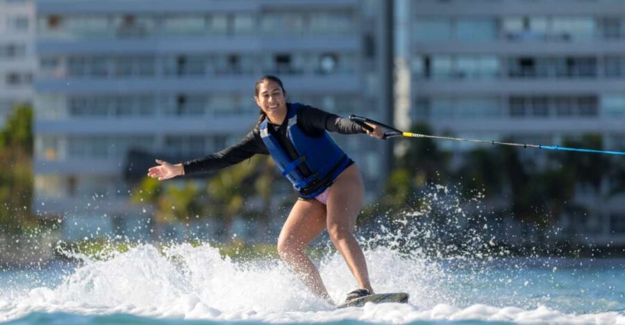 1 Hour of Wakeboarding on the Beaches of San Andrés