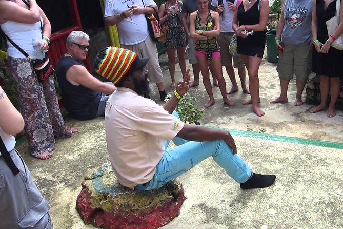 2.5-Hours Nine Miles & Bob Marleys Mausoleum Private Tour