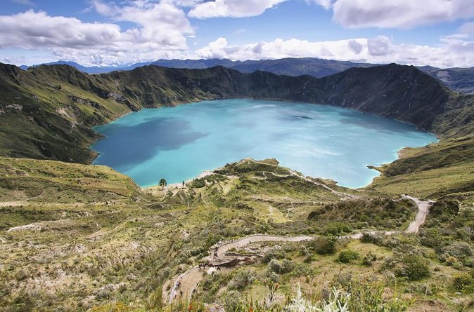 2 Day 1 Night Tour to Cotopaxi Volcano and Quilotoa Lagoon All Included