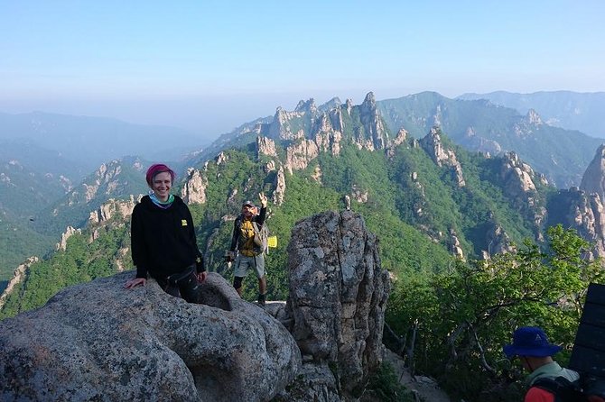 2-Day Hike Through the Scenic Valleys of Mt. Seoraksan From Seoul - Inclusion Details