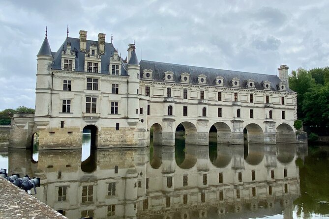 2-Day Private Top 6 Loire Castles Live Guided Tour From Paris