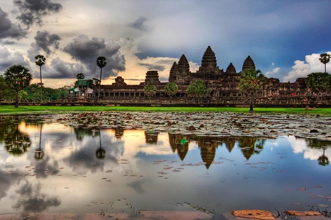 2-Days Private Tour Explore Angkor Wat Sunise & Woman Temple Banteay Srey