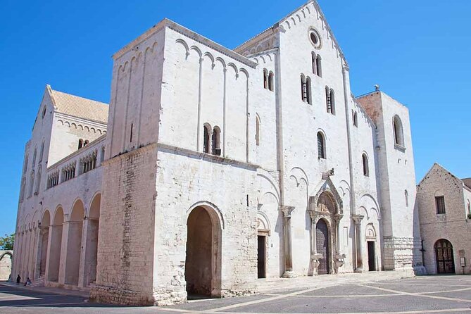 2-Hour Guided Walking Tour of Bari With Street Food