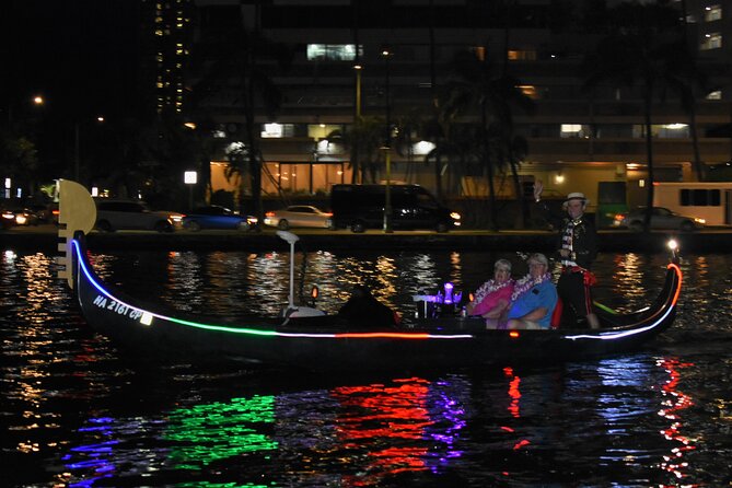 2-Hour Small-Group Gondola Excursion in Waikiki - Experience Overview