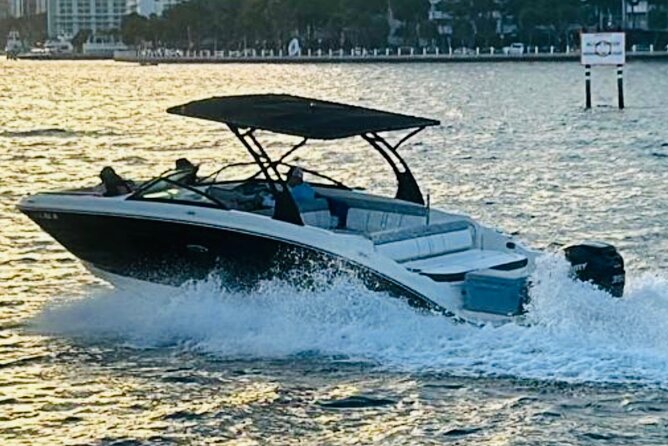 2-Hours Private Miami Boat Tour With Champagne