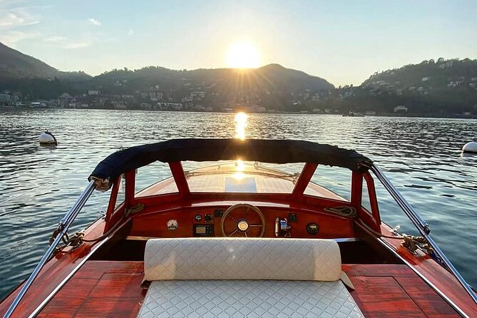 2 Hours Private Wooden Boat Tour on Lake Como 10 Pax - Eligible Participants and Group Size