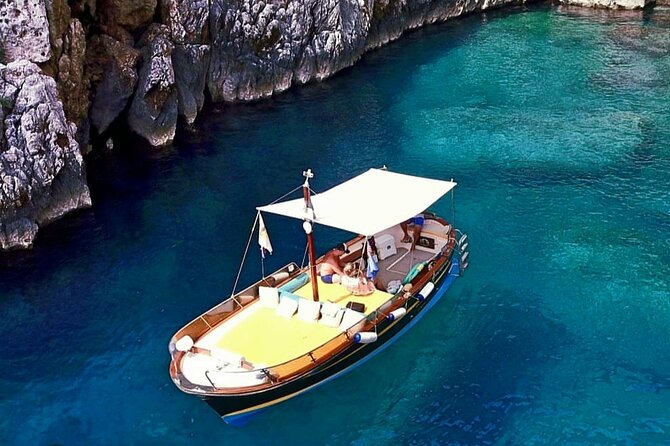 3-Hour Private Boat Activity of the Island of Capri With a Sailor - Exploring the Island of Capri