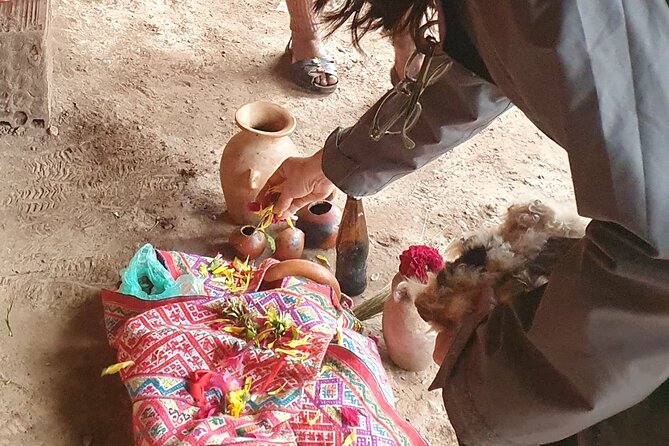 3-Hour Small-Group Hiking With Alpaca in Sacred Valley