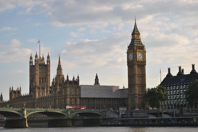 3 Hours Private Walking Tour of London - Buckingham Palace and the Changing of the Guard