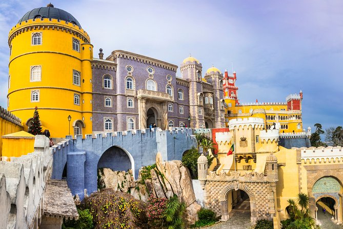 3 Tours Private / Tour SINTRA Second Day Tour FÁTIMA Third Day Tour LISBON