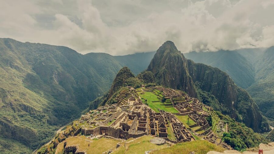 4-DAY LLAMA RETREAT TREK TO MACHU PICCHU