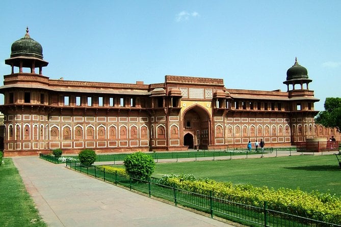 4 Days Golden Triangle Tour by AC Trains From Delhi