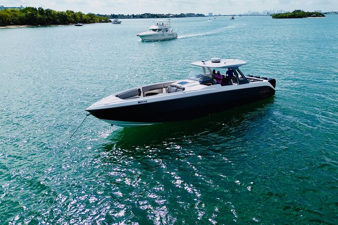 42ft Cigarette Yacht Rental in Miami All Inclusive