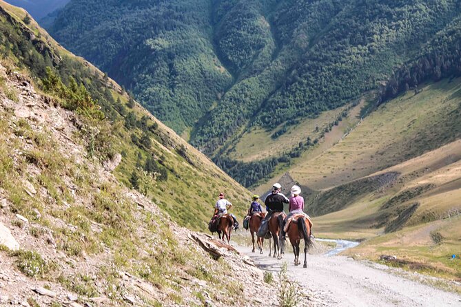 5-Day Horse Riding Tour in Caucasus