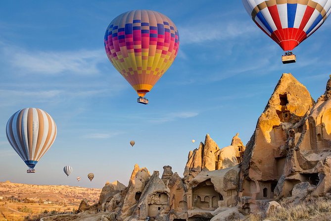 5-Day Istanbul and Cappadocia Tour Including Hot Air Balloon Flight