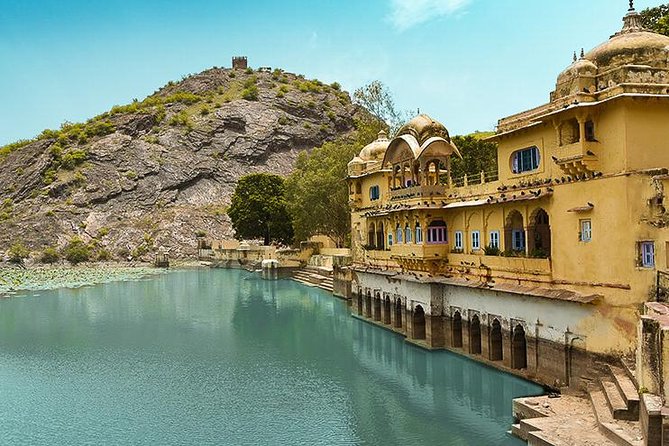 7 Nights 8 Days Tour of Forts, Palaces and Stepped Wells