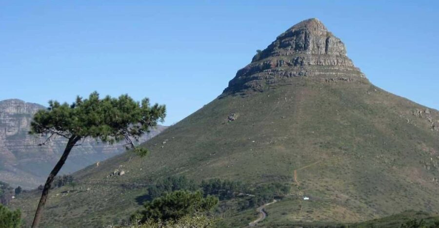 A Private Hiking Tour to Lions Head, Sign Hill, and Bo-Kaap