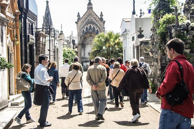 A Step Into History and Arquitecture Around Recoleta Cemetery - Exploring Architectural Marvels