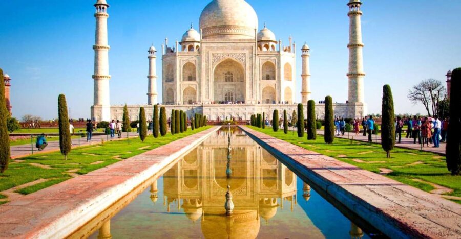 Agra Local Sightseeing Tour With Guide & Transport
