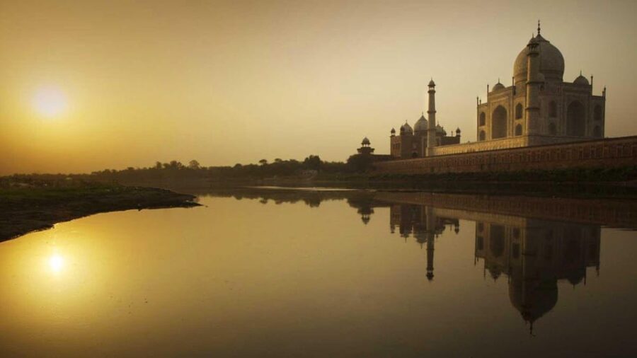 Agra Same Day Tour By Gatimaan Express Train