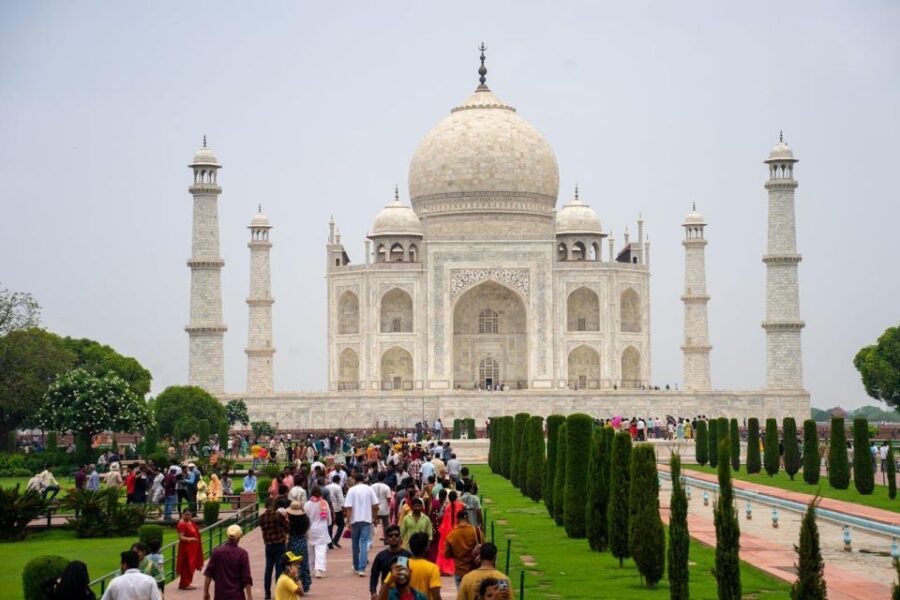 Agra: Skip The Line Taj Mahal and Agra Fort Private Tour
