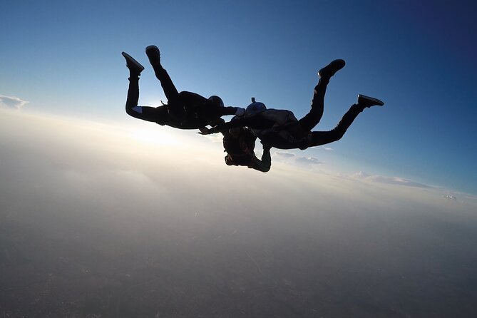 Airborne Adventures: Dive Into the Thrill of Skydiving