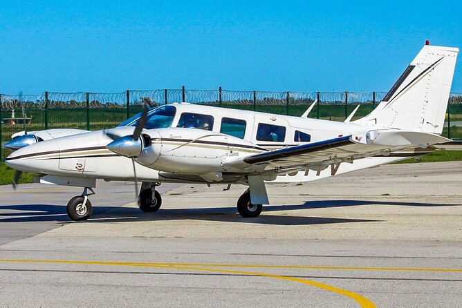 Airplane Transfer Between Colombo Airport (Cmb) and China Bay Airport (Trr)
