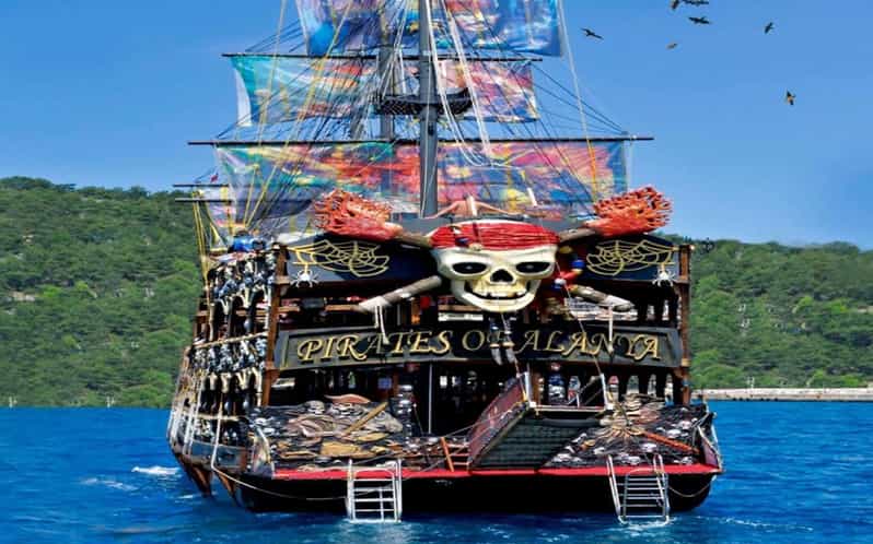 Alanya: Pirates of Alanya Boat Tour With Lunch and Drinks