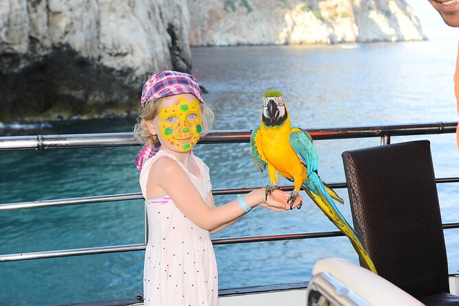 All-Inclusive Alanya Boat Tour With Lunch and Soft Drinks - Included Amenities