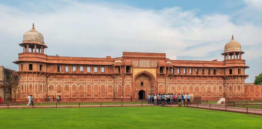 All Inclusive Taj Mahal Day Tour From Delhi by Car