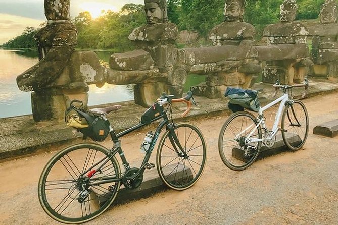 Angkor Wat & Bayon: the Smiling Temple Bike Tour - Tour Overview