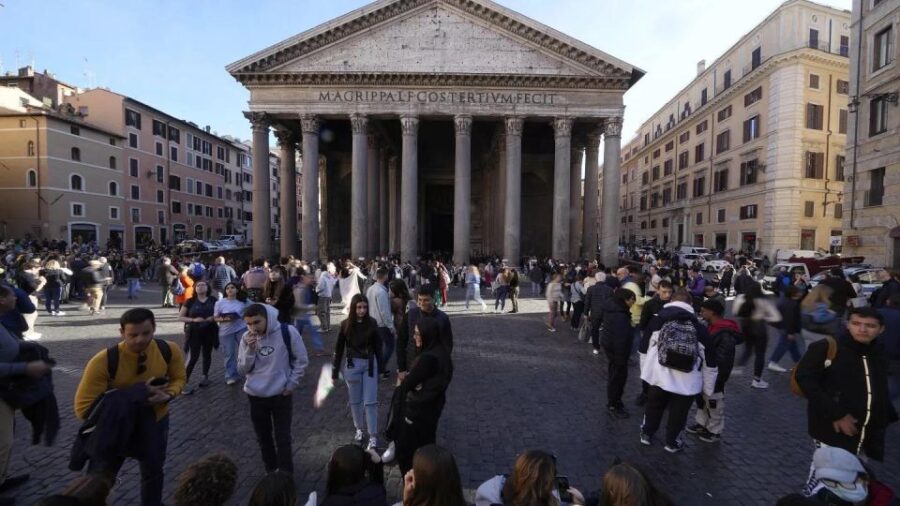 Art, History, and Engineering: The Pantheon Experience