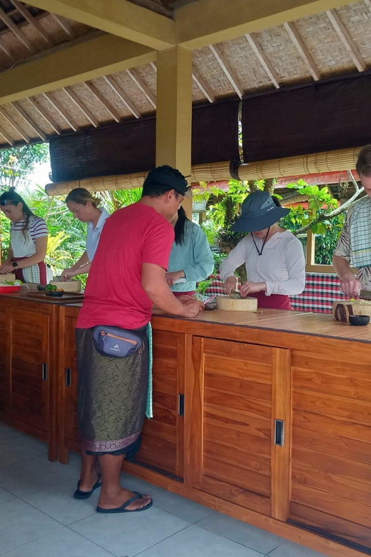Balinese Cooking Class: Discovering the Flavors of Ubud - Class Details and Pricing