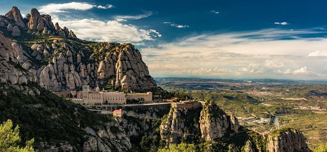 Barcelona City + Montserrat Tour