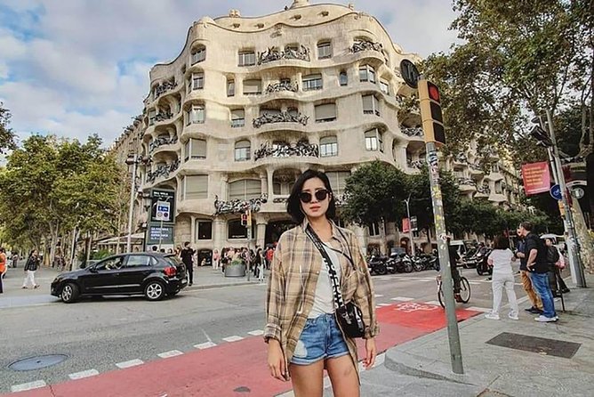 Barcelona : Gaudi & Sagrada Familia Private Tour (Skip The Line Entrance)