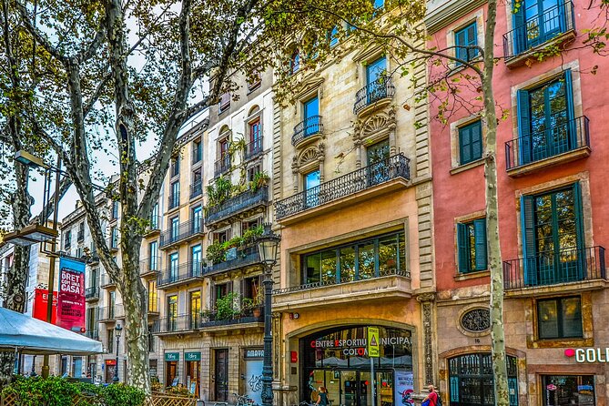 Barcelona Scavenger Hunt and Best Landmarks Self-Guided Tour - Inclusions and Meeting Information
