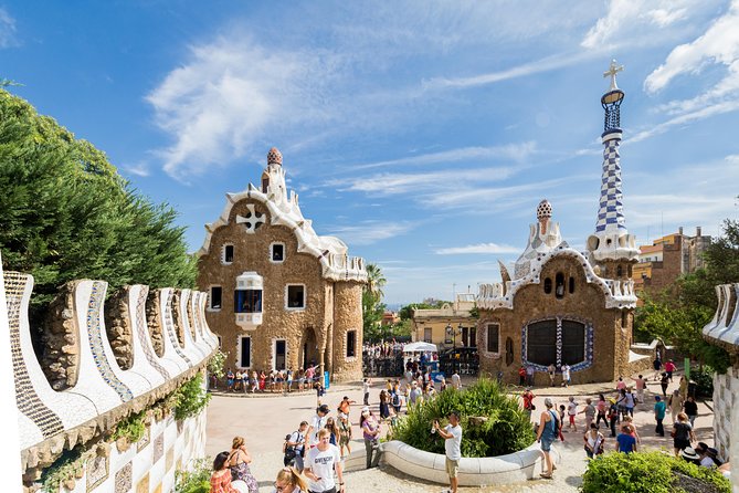 Barcelona: Skip-the-Line Gaudis Park Guell Guided Tour