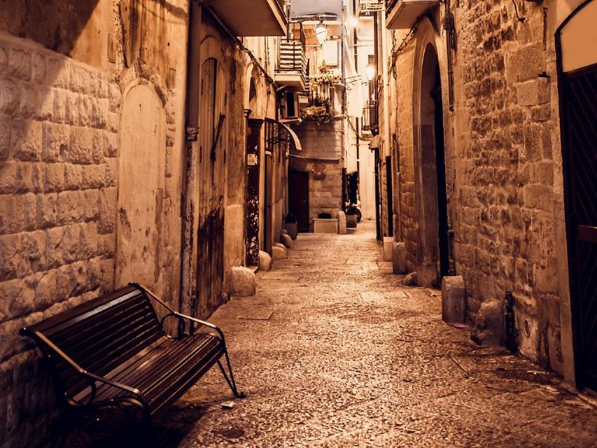 Bari: Alleys of the Ancient Village Exploration Tour