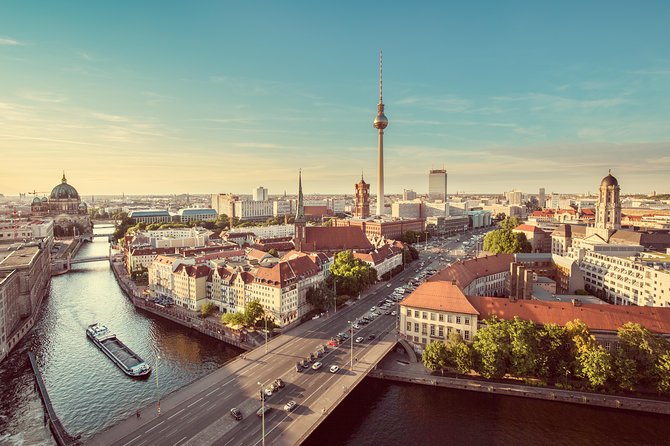 Berlin History Tour With a Local Expert: 100% Personalized & Private - Exploring Berlins Iconic Landmarks
