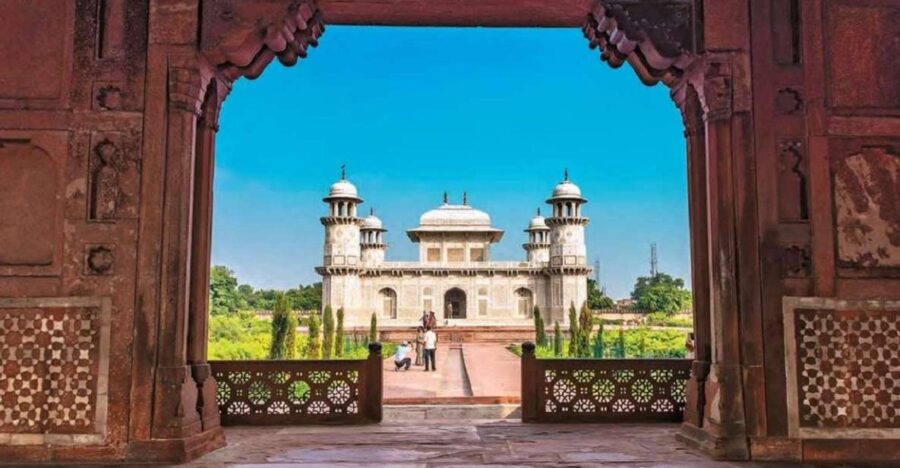 Book Cab & Tour Guide for Agra Tour