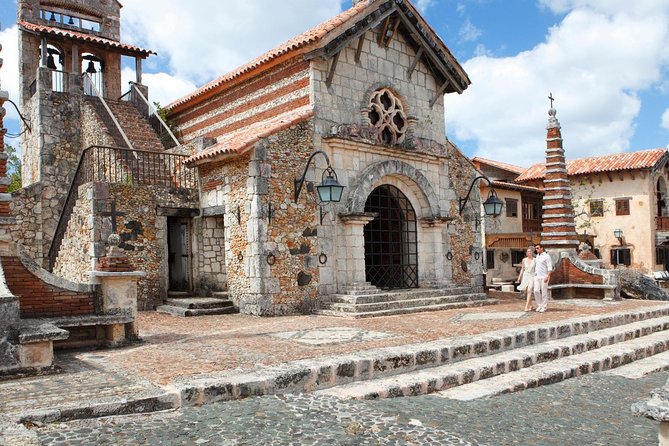 Catalina VIP and Altos De Chavon Full-Day Tour