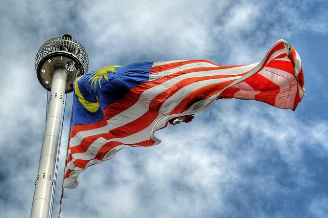 *Chauffeur: Kuala Lumpur to Singapore Transfer [Car]