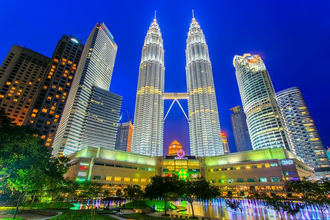 Chauffeur: Malacca to Genting Highlands Transfer [Van]
