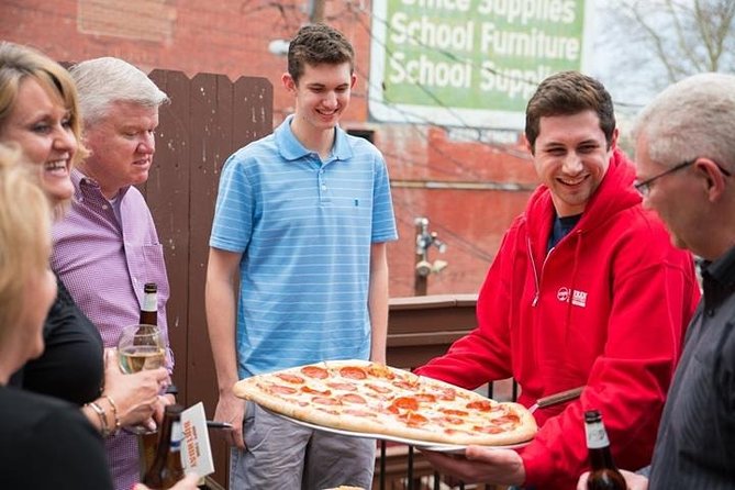 Cincinnati Walking Sightseeing Tour With Pizza and Ice-Cream