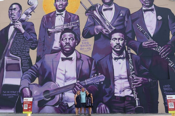 Citywide Driving Tour With Local Jazz Musician